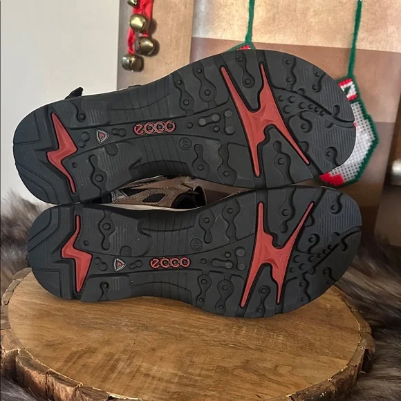 ECCO Offroad *NIB* Women's Nubuck Outdoor Sandal - Picture 7 of 12